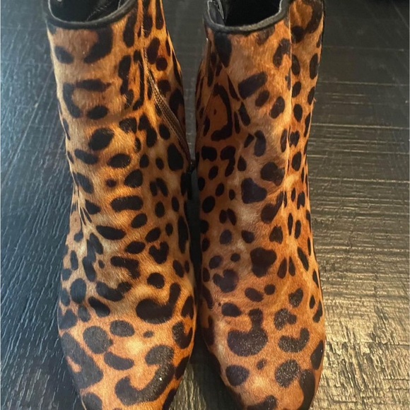 Jessica Simpson wedge booties leopard print - Picture 2 of 2